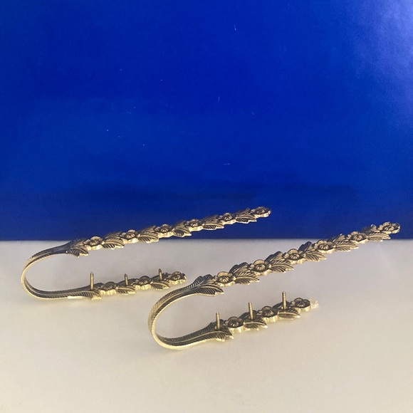 LARGE SOLID BRASS PAIR OF CURTAINS TIEBACKS - Picture 2 of 9